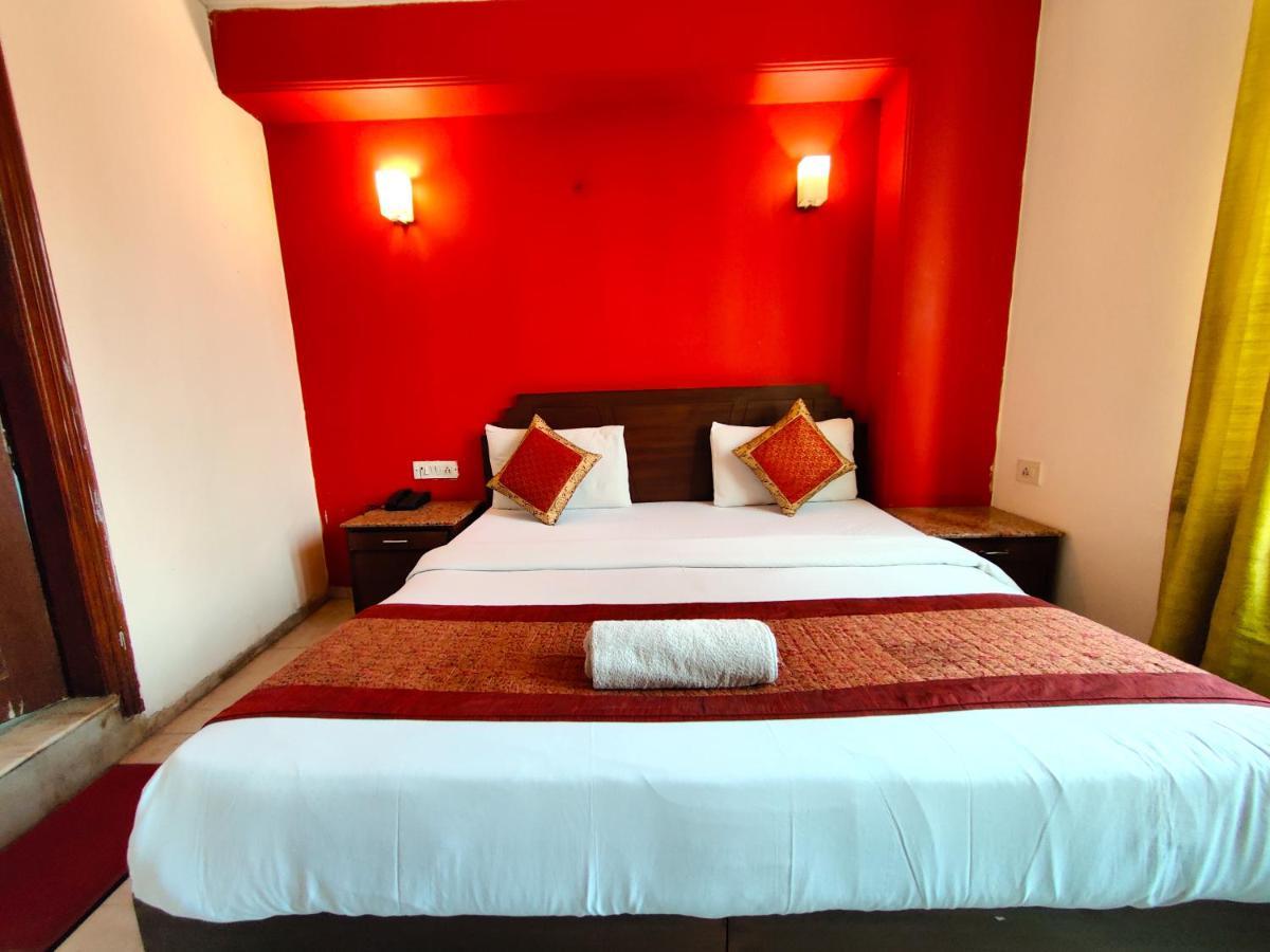 Hotel Unistar Нью-Делі Екстер'єр фото