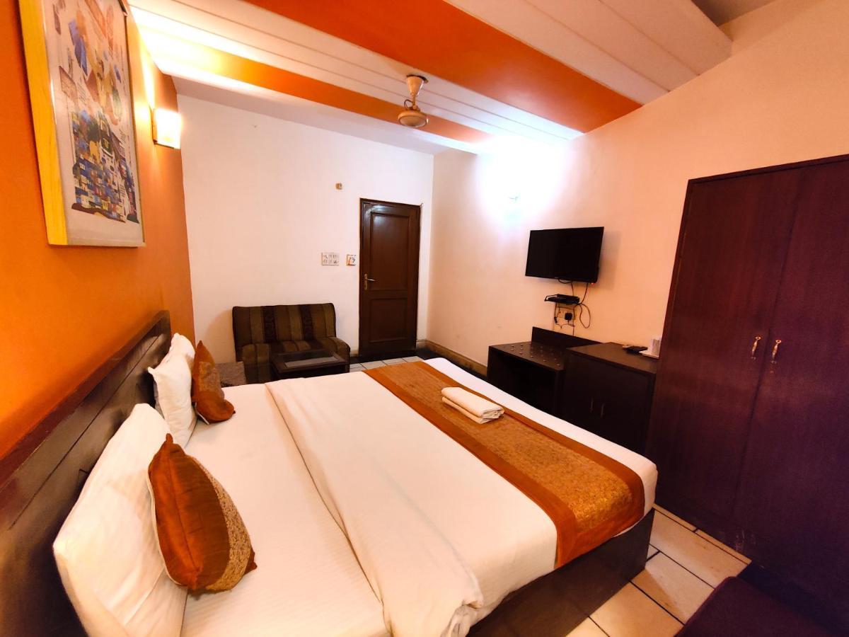 Hotel Unistar Нью-Делі Екстер'єр фото