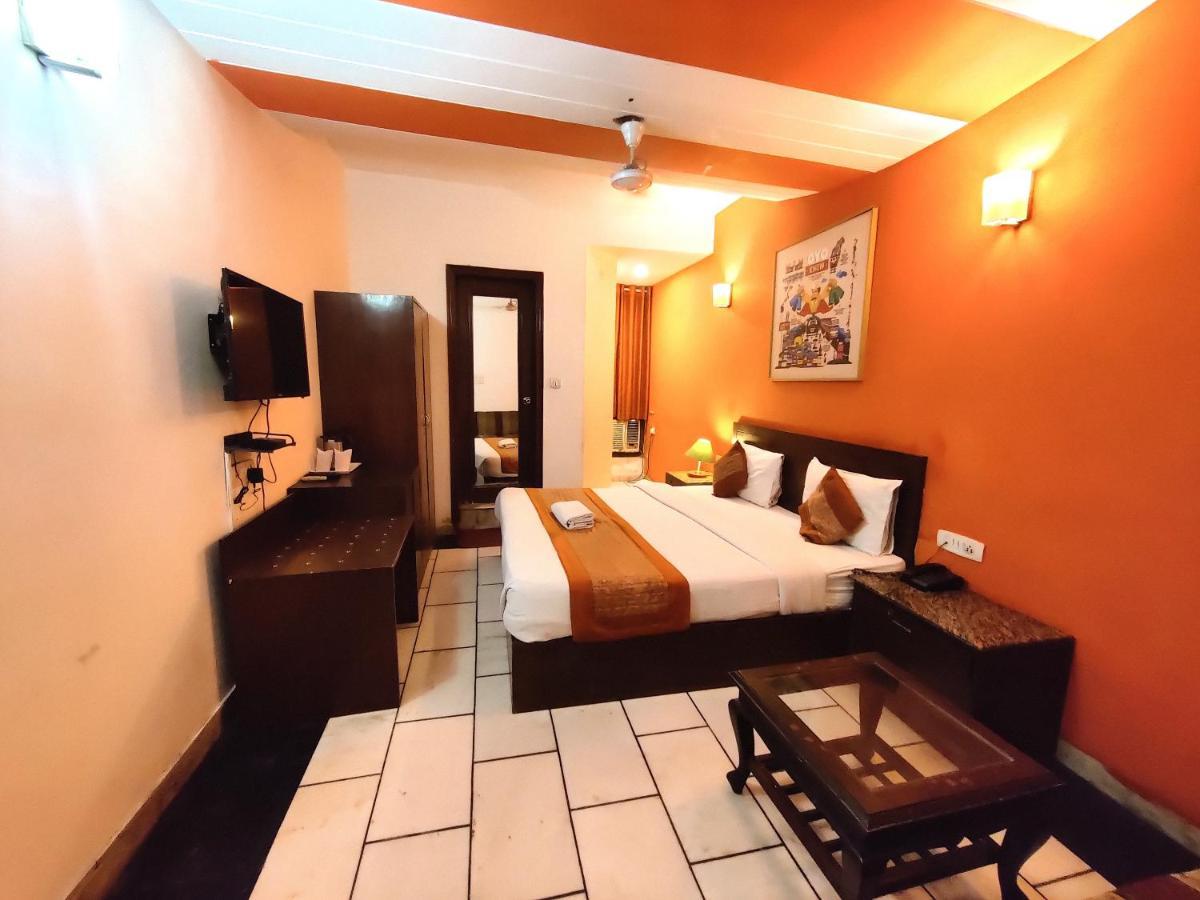 Hotel Unistar Нью-Делі Екстер'єр фото