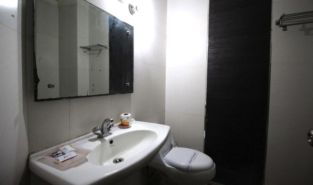 Hotel Unistar Нью-Делі Екстер'єр фото