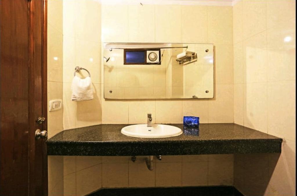 Hotel Unistar Нью-Делі Екстер'єр фото