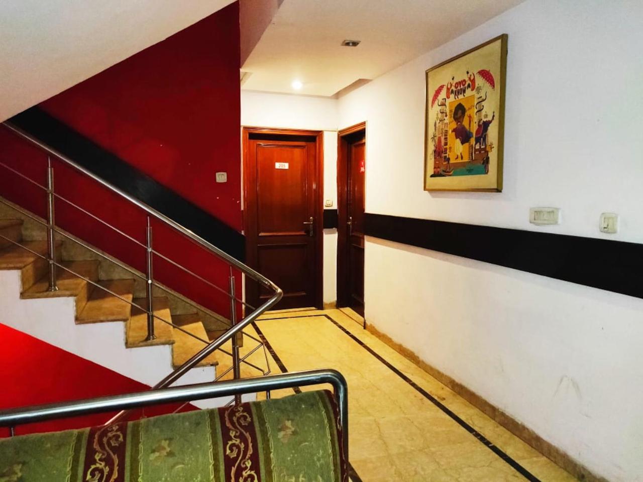 Hotel Unistar Нью-Делі Екстер'єр фото