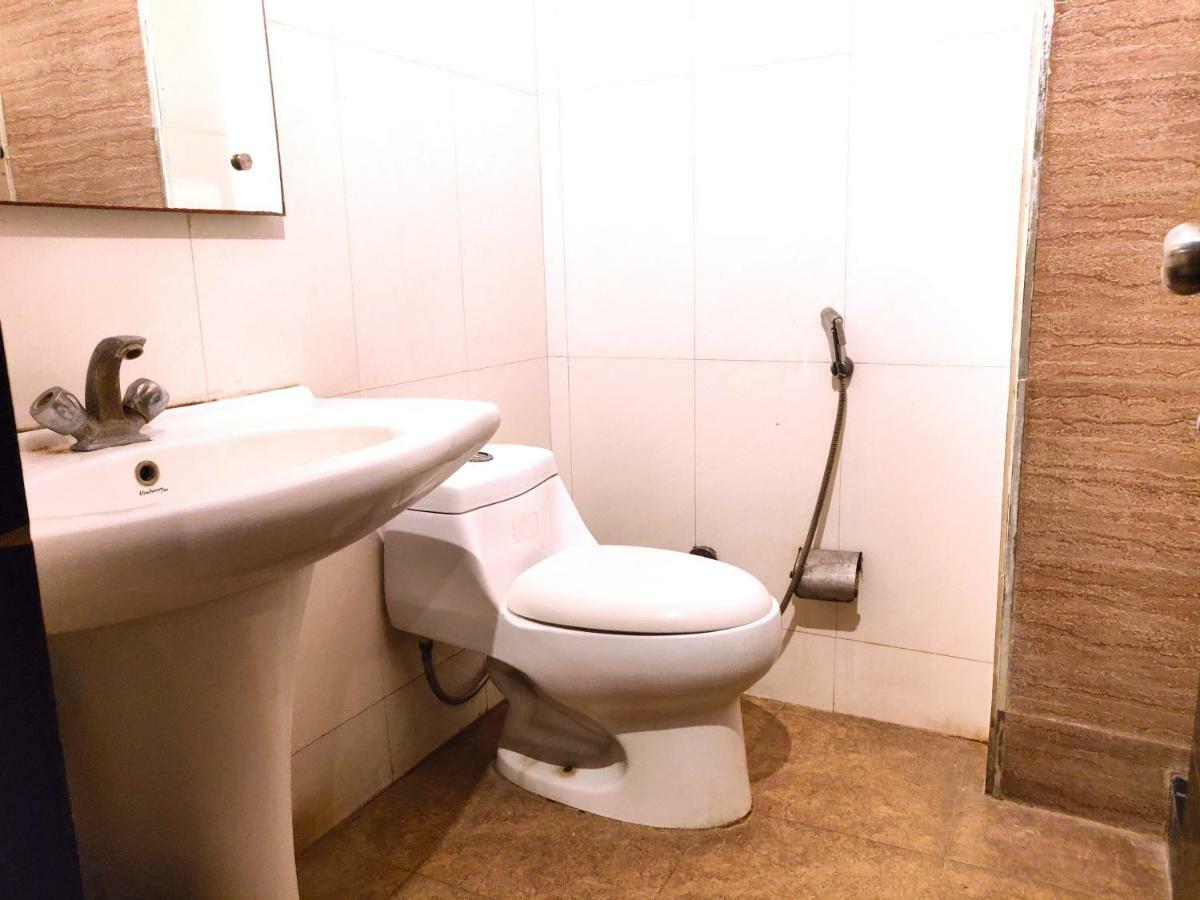 Hotel Unistar Нью-Делі Екстер'єр фото