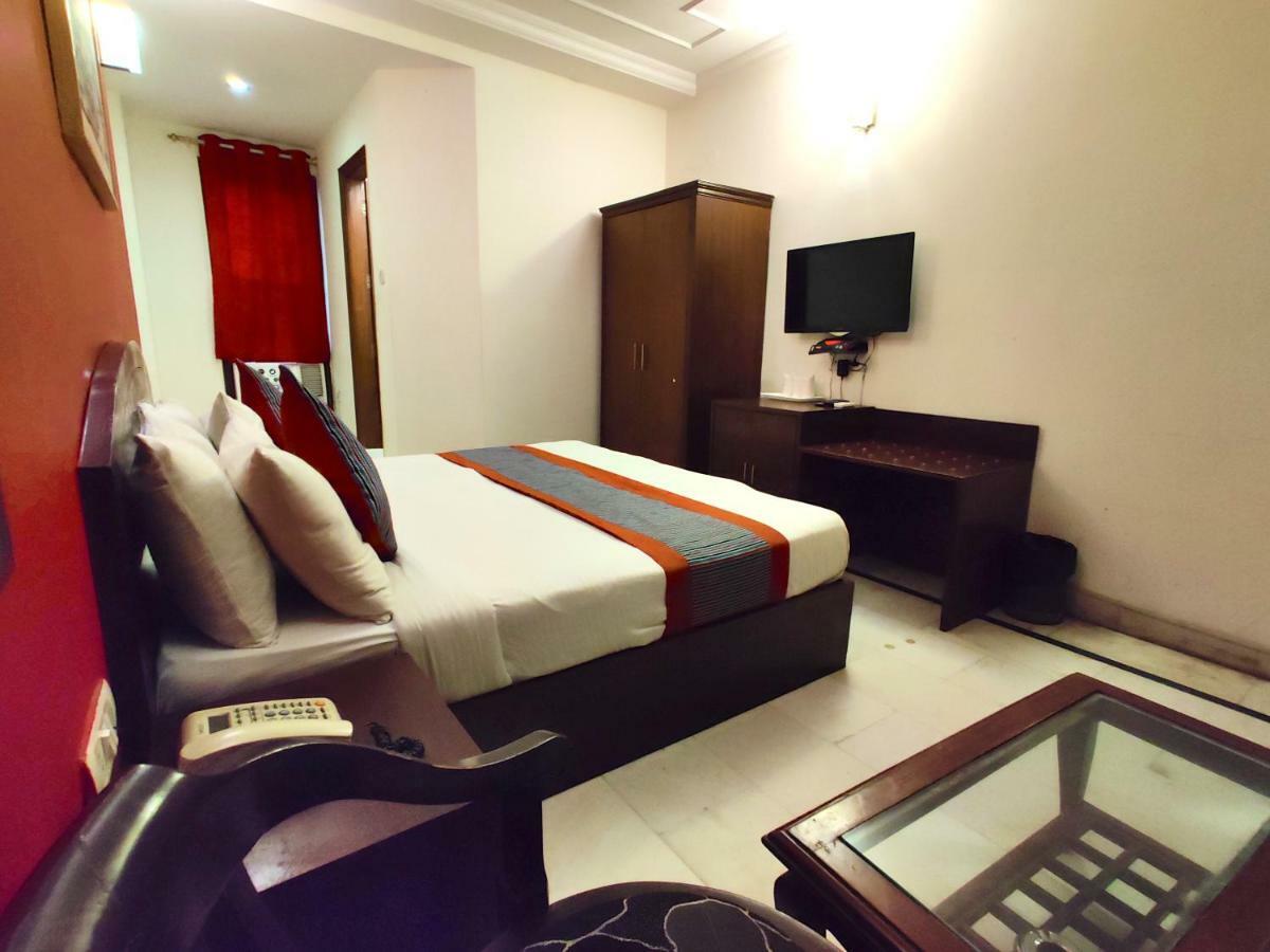 Hotel Unistar Нью-Делі Екстер'єр фото