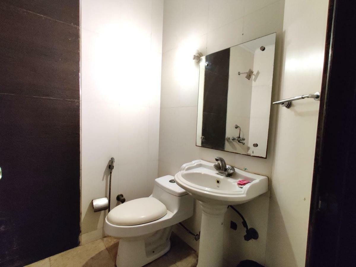 Hotel Unistar Нью-Делі Екстер'єр фото