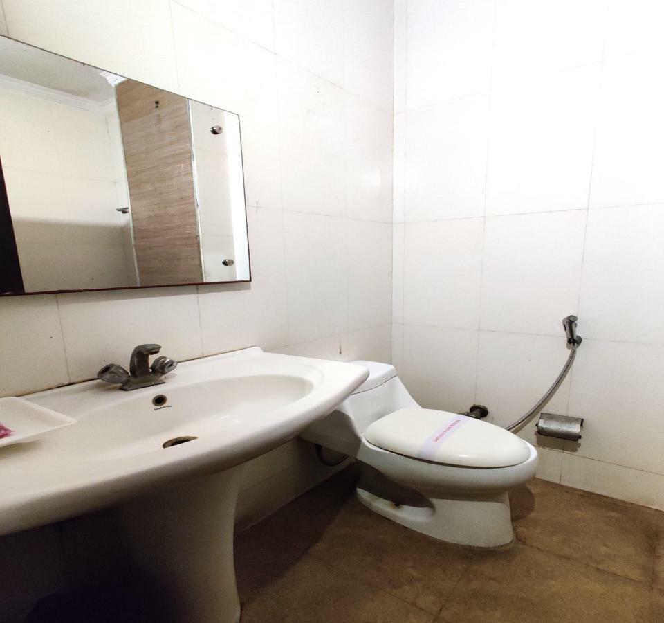 Hotel Unistar Нью-Делі Екстер'єр фото